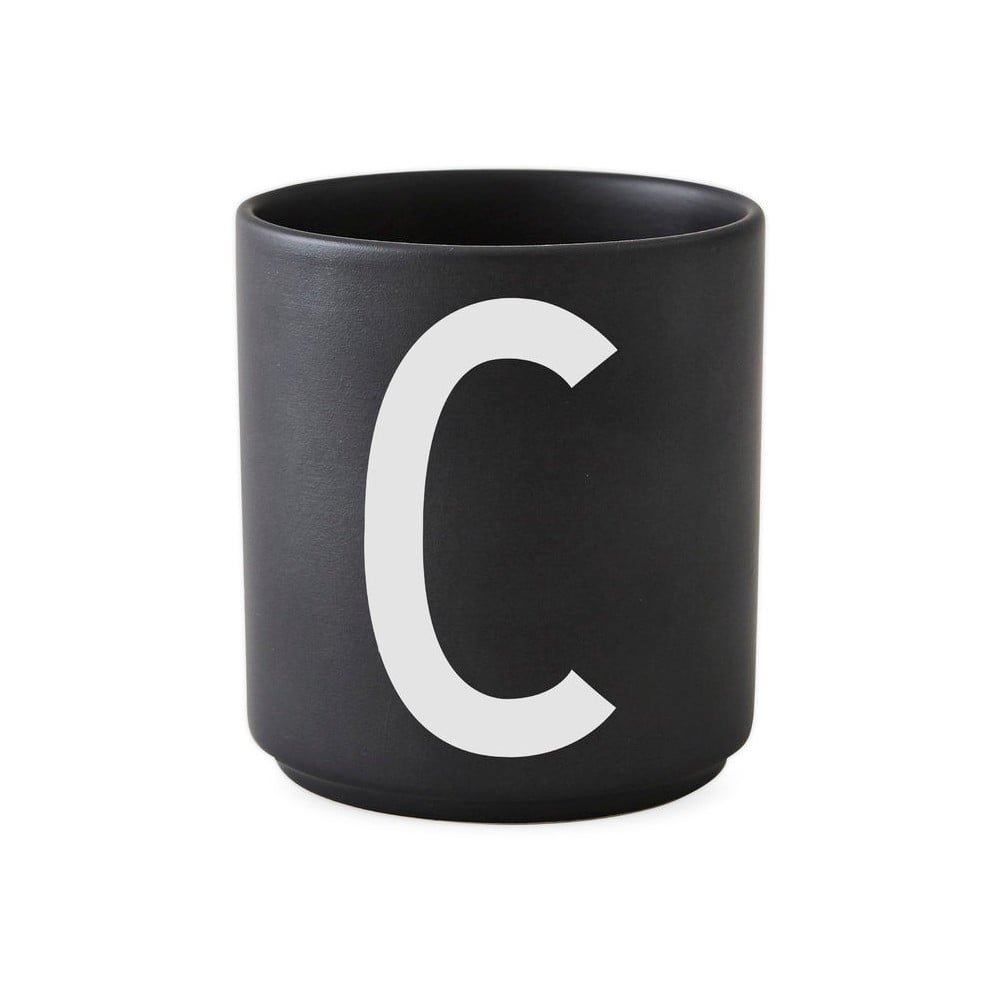 Alphabet C fekete porcelánbögre